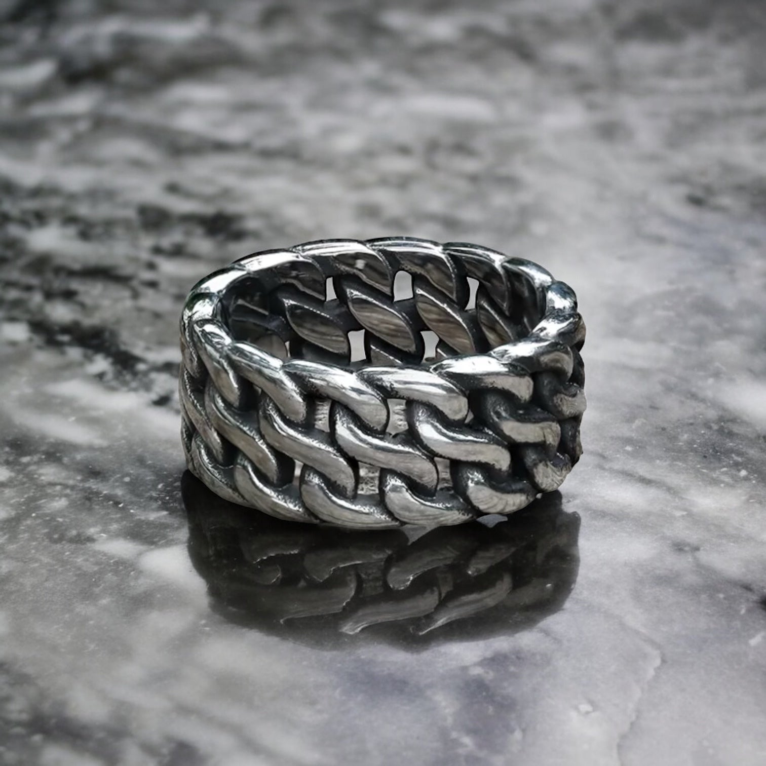 MINIMALIST CHAIN STYLE STAINLESS STEEL RING